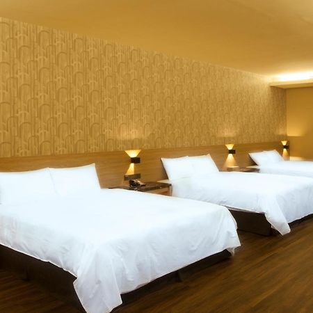 Yu Chun Hotel Тайчжун Екстер'єр фото