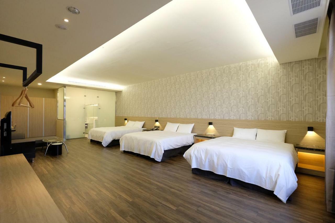 Yu Chun Hotel Тайчжун Екстер'єр фото
