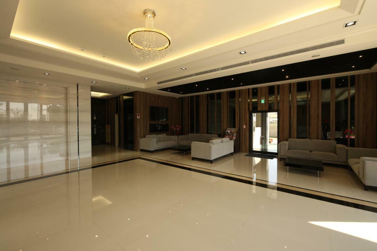 Yu Chun Hotel Тайчжун Екстер'єр фото